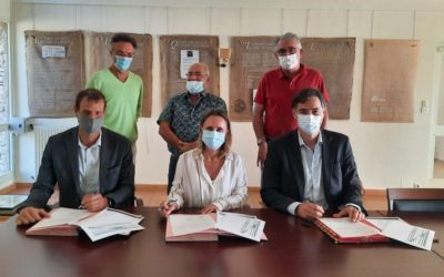 [COMMUNIQUE DE PRESSE] Tenergie et Planète OUI signent avec la Mairie de Cabrières d’Avignon une convention de partenariat pour sa transition énergétique